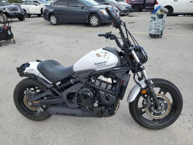 JKAENED11JDA07635 - 2018 KAWASAKI EN650 D WHITE photo 1