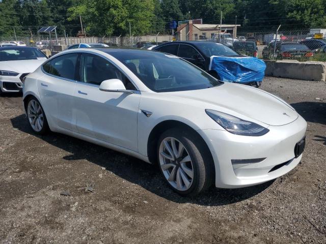 5YJ3E1EA5JF154633 - 2018 TESLA MODEL 3 WHITE photo 4