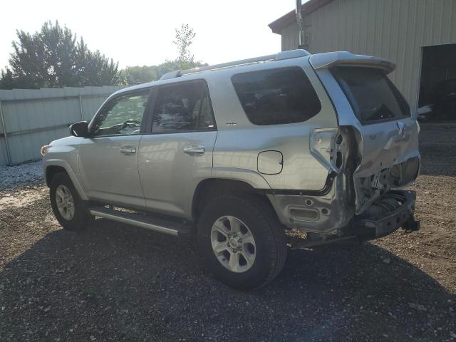 JTEBU5JR9G5323219 - 2016 TOYOTA 4RUNNER SR5/SR5 PREMIUM SILVER photo 2