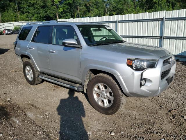 JTEBU5JR9G5323219 - 2016 TOYOTA 4RUNNER SR5/SR5 PREMIUM SILVER photo 4