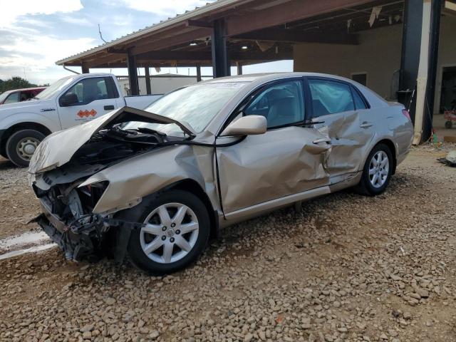 2005 TOYOTA AVALON XL, 