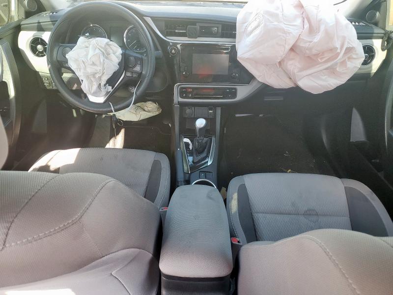 5YFBURHE5JP790873 - 2018 TOYOTA COROLLA L SILVER photo 8