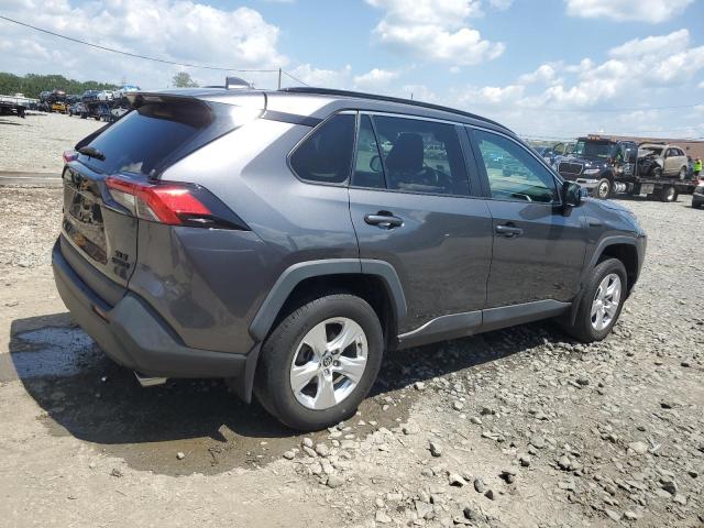 4T3RWRFV9MU049759 - 2021 TOYOTA RAV4 XLE GRAY photo 3