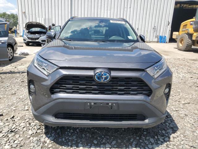 4T3RWRFV9MU049759 - 2021 TOYOTA RAV4 XLE GRAY photo 5