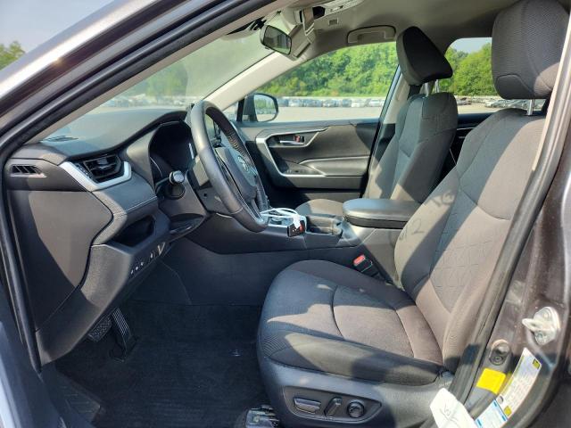 4T3RWRFV9MU049759 - 2021 TOYOTA RAV4 XLE GRAY photo 7