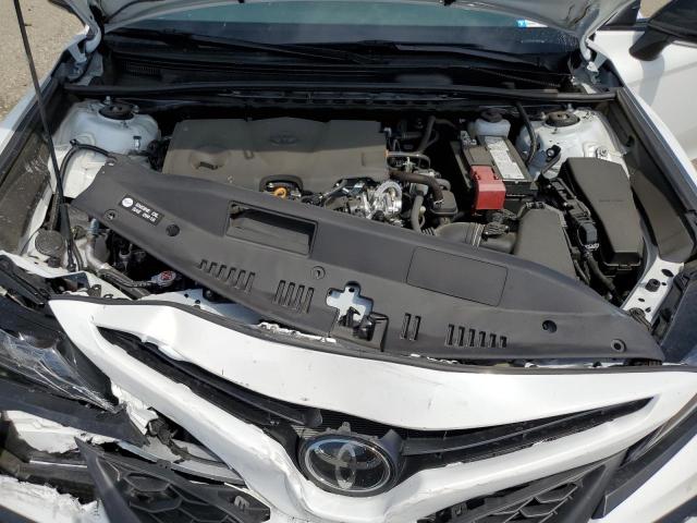 4T1T11AK9RU208282 - 2024 TOYOTA CAMRY SE NIGHT SHADE WHITE photo 11