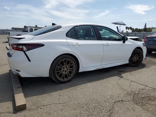 4T1T11AK9RU208282 - 2024 TOYOTA CAMRY SE NIGHT SHADE WHITE photo 3