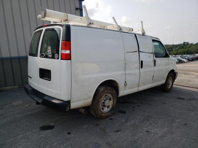 1GCZGGFG7J1338457 - 2018 CHEVROLET EXPRESS G3 თეთრი ფოტო 3