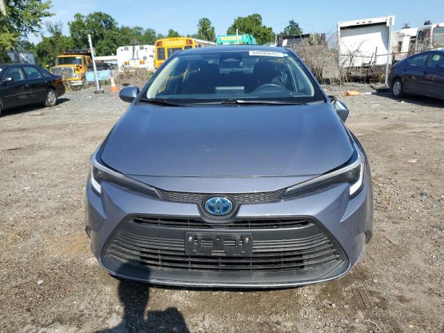 JTDBCMFE9P3006852 - 2023 TOYOTA COROLLA LE Grau Foto 5