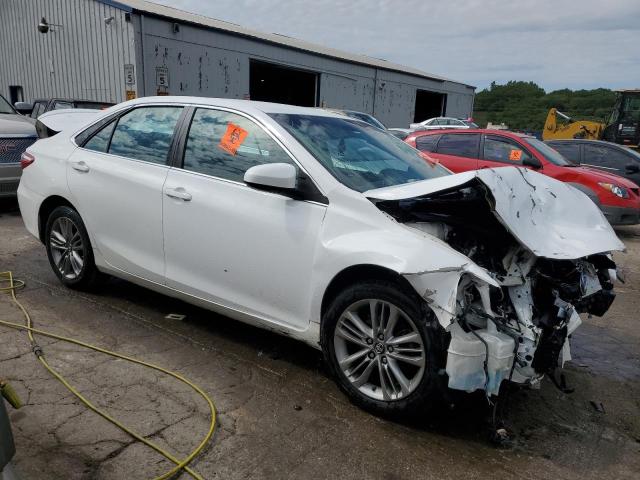 4T1BF1FK9GU567134 - 2016 TOYOTA CAMRY LE WHITE photo 4