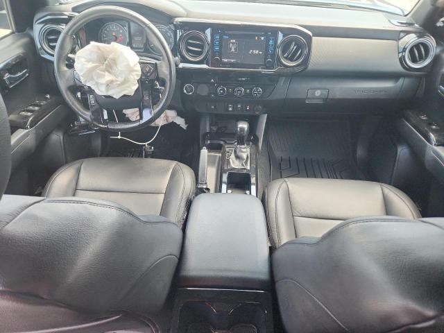 3TMAZ5CN5JM073281 - 2018 TOYOTA TACOMA DOUBLE CAB BLACK photo 8