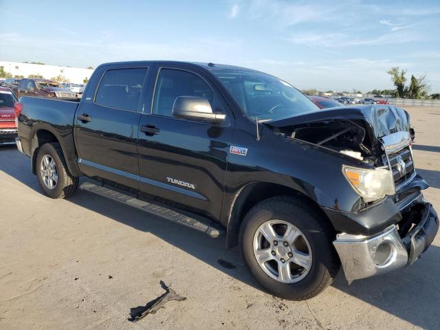 5TFEY5F16CX131375 - 2012 TOYOTA TUNDRA CREWMAX SR5 BLACK photo 4