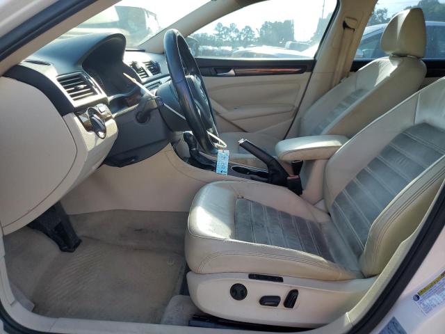1VWCN7A3XDC030348 - 2013 VOLKSWAGEN PASSAT SEL WHITE photo 7
