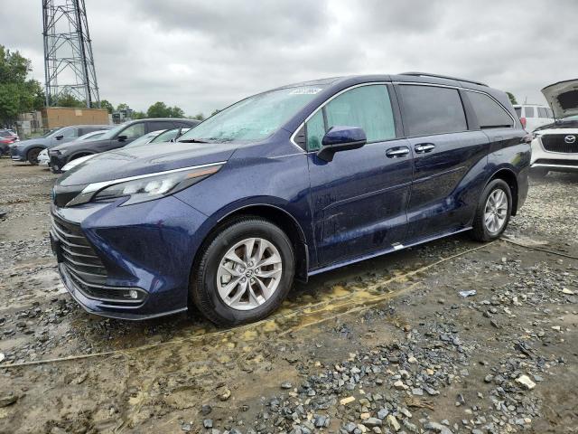 2025 TOYOTA SIENNA XLE, 