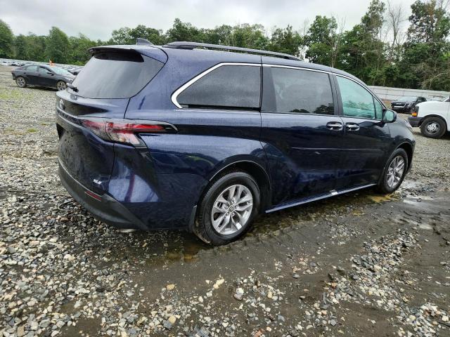 5TDJRKEC0SS254008 - 2025 TOYOTA SIENNA XLE BLUE photo 3