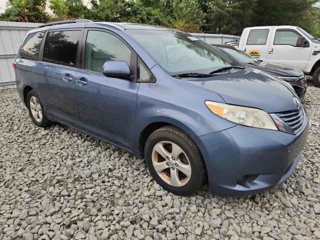 5TDKK3DC2FS535006 - 2015 TOYOTA SIENNA LE BLUE photo 4