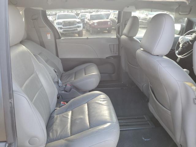 5TDYK3DC0GS738732 - 2016 TOYOTA SIENNA XLE GRAY photo 11