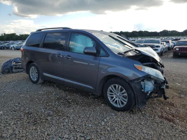 5TDYK3DC0GS738732 - 2016 TOYOTA SIENNA XLE GRAY photo 4