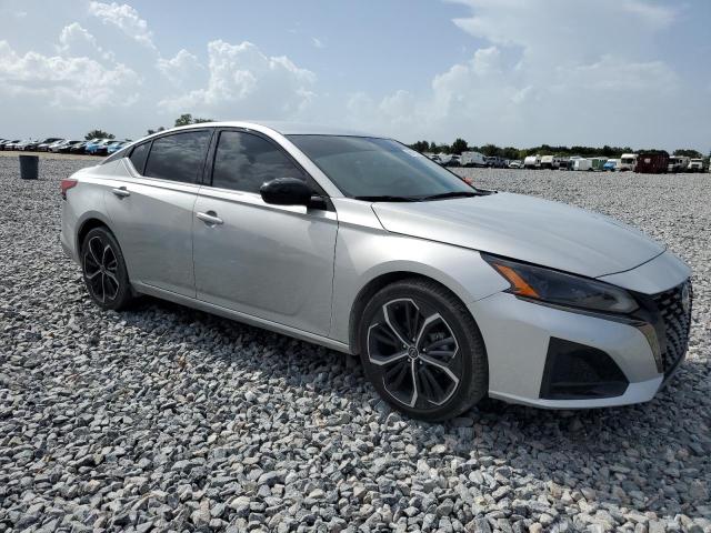 1N4BL4CV1PN369919 - 2023 NISSAN ALTIMA SR 银色 照片 4