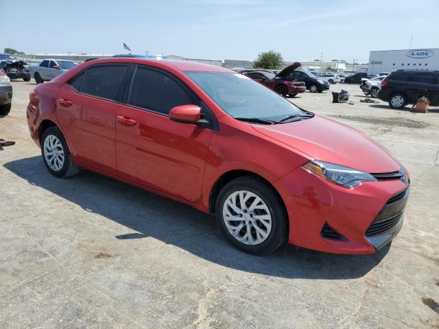 5YFBURHE7JP778353 - 2018 TOYOTA COROLLA L RED photo 4