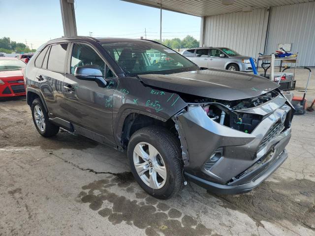 4T3R6RFV0MU027648 - 2021 TOYOTA RAV4 XLE 灰色 照片 4