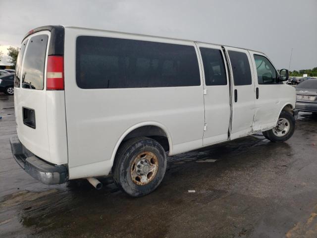 1GAZG1FG3B1100905 - 2011 CHEVROLET EXPRESS G3 LT WHITE photo 3