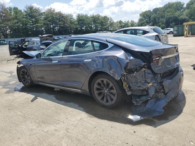 5YJSA1E25JF268809 - 2018 TESLA MODEL S 灰色 照片 2