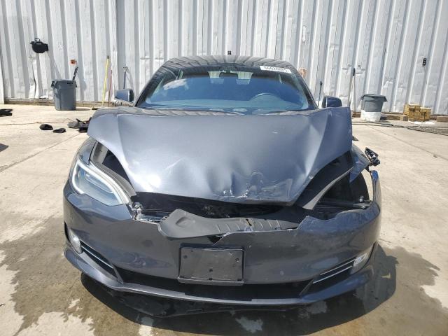 5YJSA1E25JF268809 - 2018 TESLA MODEL S 灰色 照片 5