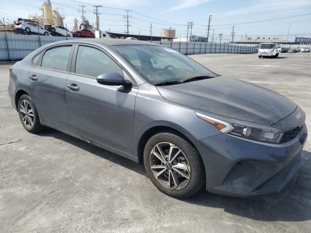 3KPF24AD1NE458867 - 2022 KIA FORTE FE GRAY photo 4