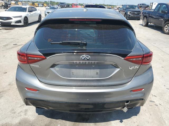 SJKCH5CP5JA052275 - 2018 INFINITI QX30 BASE فضي صورة 6
