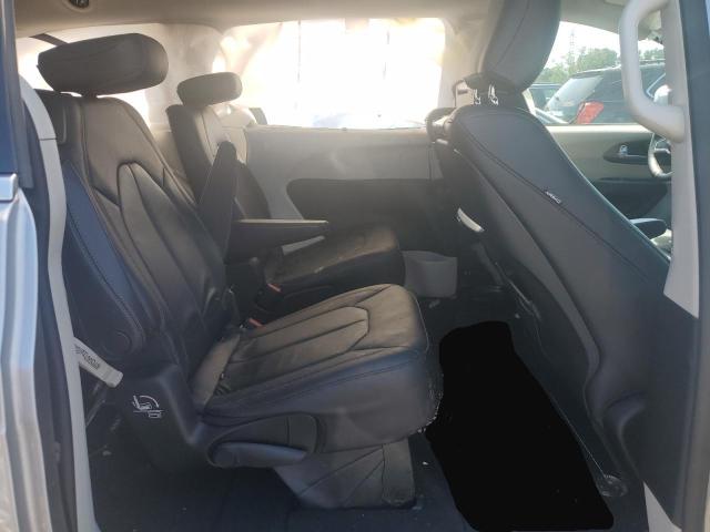 2C4RC1EGXJR194943 - 2018 CHRYSLER PACIFICA TOURING L PLUS SILVER photo 11