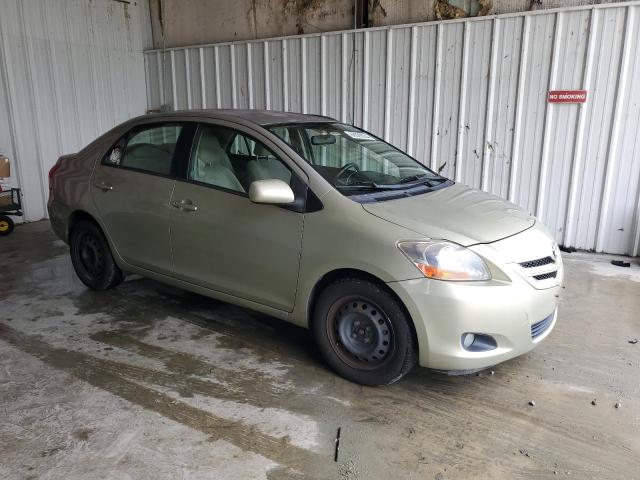 JTDBT923X81259077 - 2008 TOYOTA YARIS GREEN photo 4