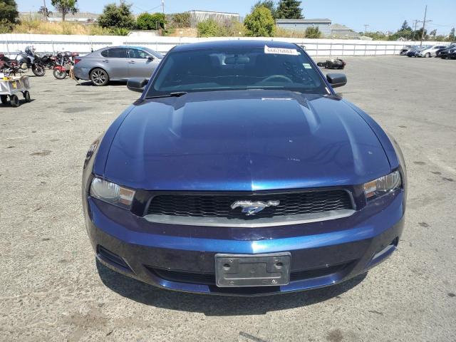 1ZVBP8AM9C5265153 - 2012 FORD MUSTANG BLUE photo 5