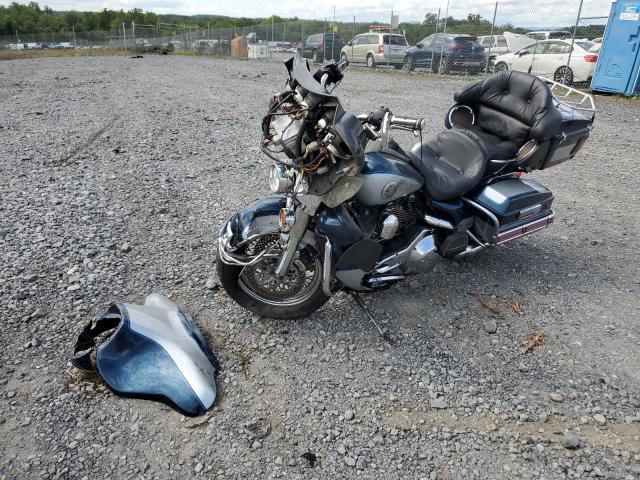 1HD1FCW171Y644942 - 2001 HARLEY-DAVIDSON FLHTCUI 蓝色 照片 2