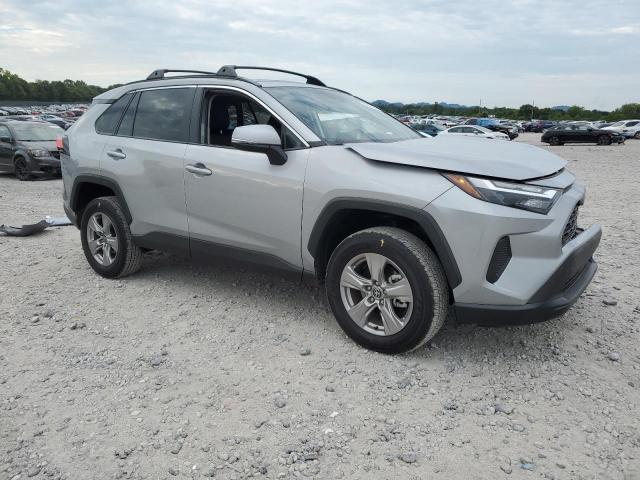 2T3W1RFV2SW373943 - 2025 TOYOTA RAV4 XLE 银色 照片 4