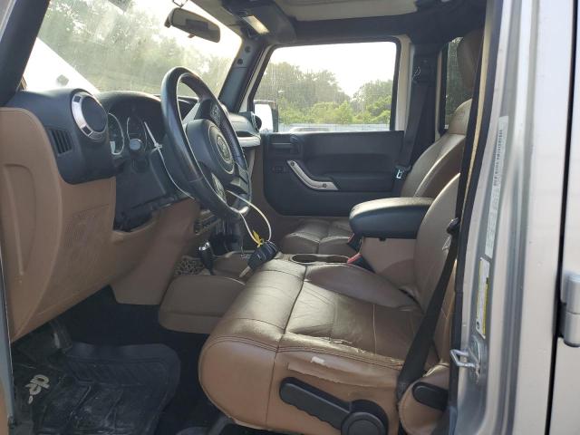 1C4BJWEG0CL274977 - 2012 JEEP WRANGLER U SAHARA Արծաթագույն լուսանկար 7