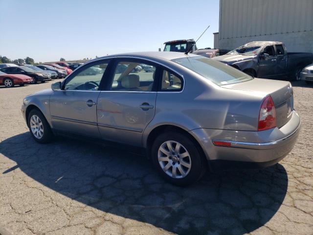 WVWPD63B01P074014 - 2001 VOLKSWAGEN PASSAT GLS Сұр фото 2