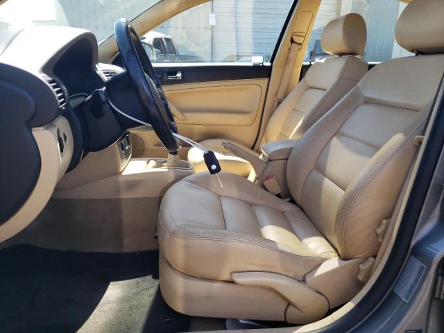 WVWPD63B01P074014 - 2001 VOLKSWAGEN PASSAT GLS Сұр фото 7
