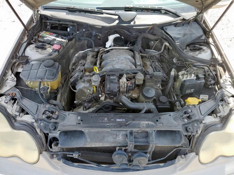 WDBRF61J34E017396 - 2004 MERCEDES-BENZ C 240 SILVER photo 11