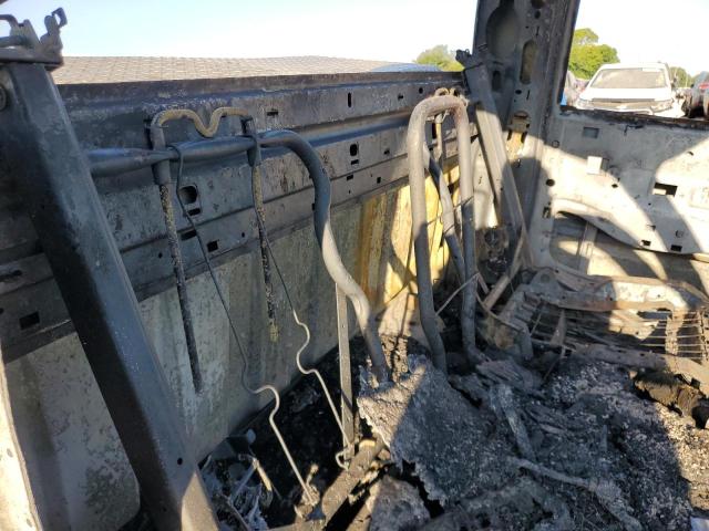 1GCEC14V53Z222221 - 2003 CHEVROLET SILVERADO C1500 WHITE photo 10