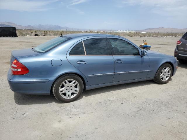 WDBUF65J25A625388 - 2005 MERCEDES-BENZ E 320 BLUE photo 3