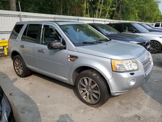 SALFR24N28H084989 - 2008 LAND ROVER LR2 HSE SILVER photo 4