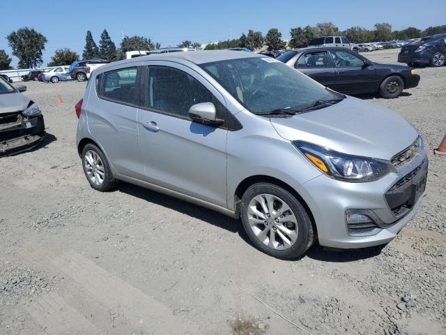 KL8CD6SA1LC474948 - 2020 CHEVROLET SPARK 1LT SILVER photo 4