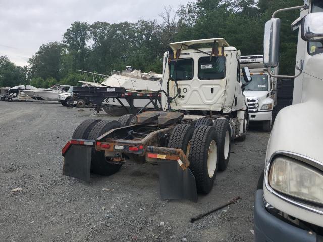 3AKJHLDV1KSKJ7270 - 2019 FREIGHTLINER CASCADIA 1 WHITE photo 4