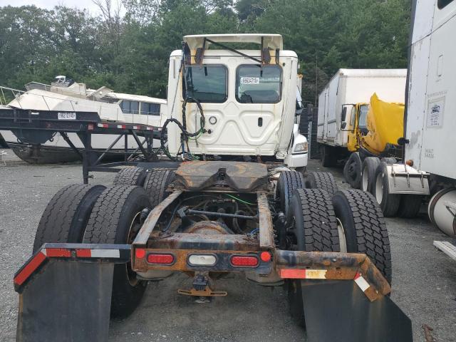 3AKJHLDV1KSKJ7270 - 2019 FREIGHTLINER CASCADIA 1 WHITE photo 6