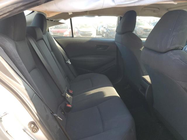 5YFEPMAE8NP272747 - 2022 TOYOTA COROLLA LE SILVER photo 10