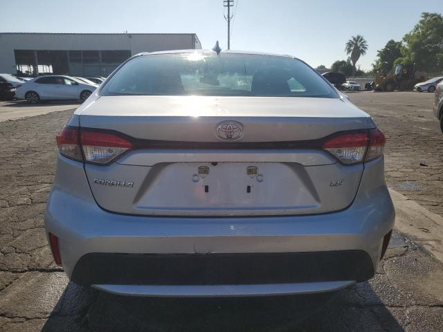 5YFEPMAE8NP272747 - 2022 TOYOTA COROLLA LE SILVER photo 6