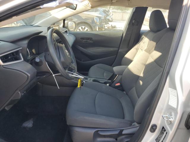 5YFEPMAE8NP272747 - 2022 TOYOTA COROLLA LE SILVER photo 7