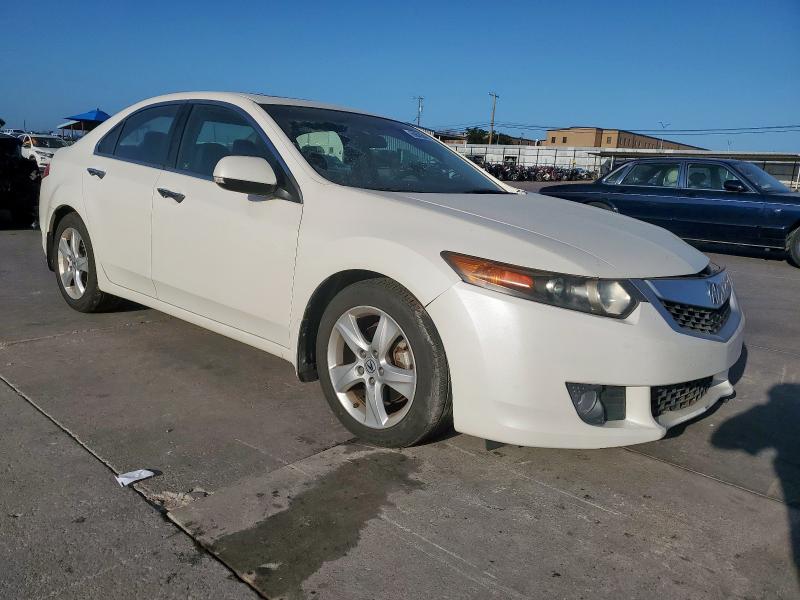JH4CU2F61AC001441 - 2010 ACURA TSX WHITE photo 4