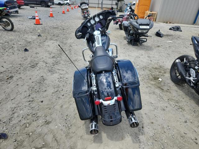 1HD1KBC1XPB679058 - 2023 HARLEY-DAVIDSON FLHX BLACK photo 4